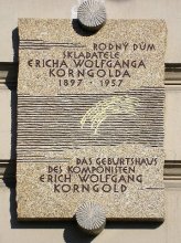 pamětní deska: E. W. Korngold