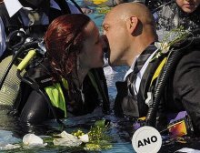 První česká oficiální svatba pod vodou