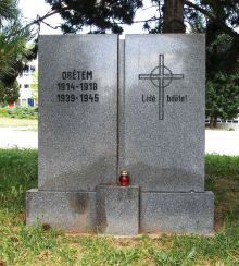 pomník: oběti první a druhé světové války