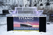 jiná realizace: Titanic z ledu