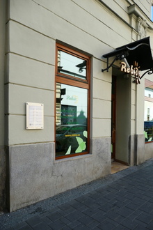 Instalace panelu z projektu Brno poetické - Měnínská brána