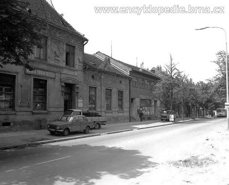 File:Brno-Zidenice - Zakladni skola Gajdosova.jpg - Wikimedia Commons