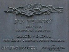 pamětní deska: J. Velecký