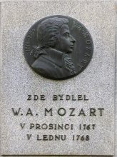 pamětní deska: W. A. Mozart