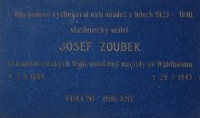 pamětní deska: J. Zoubek