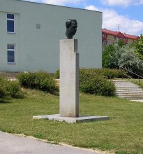 pomník: Bohuslav Martinů
