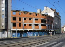 Čtyři roky po výbuchu v Tržní ulici slavnostně otevřen nový dům