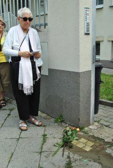 Zasazení nových tzv. Stolpersteine (Kamenů zmizelých) v Brně