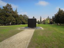 Odhalení pomníku obětem židovského a romského holokaustu