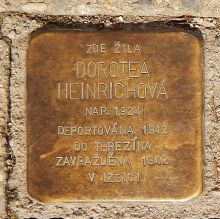 jiná realizace: uctění památky oběti okupace - D. Heinrichová