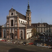 Moravské náměstí, Kostel sv. Tomáše a klášter augustiniánů-eremitů