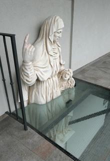 sochařská realizace: sousoší sv. Anny s dítětem