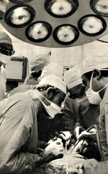 Provedena první transplantace jater v Československu 