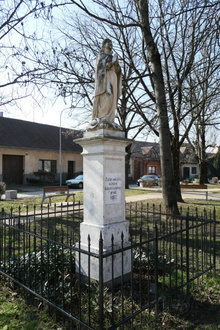 sochařská realizace: socha Panny Marie