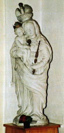 socha: Madona s dítětem