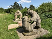 sochařská realizace: Medvědi