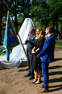 img33045.jpg