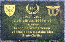 pamětní deska: L. Šrom