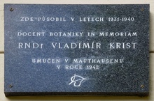 pamětní deska: V. Krist