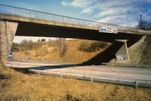 Orlí pero - silniční most nad dálnicí