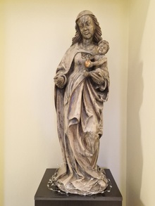 sochařská realizace: Madona s dítětem