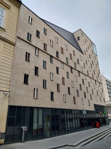 Husova 14a/712, Domini Park