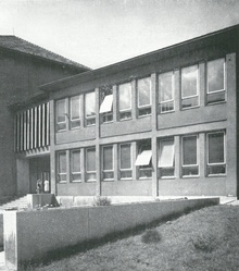 Merhautova 37/932, Základní a mateřská škola