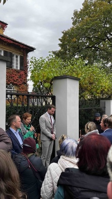 img38060.jpg